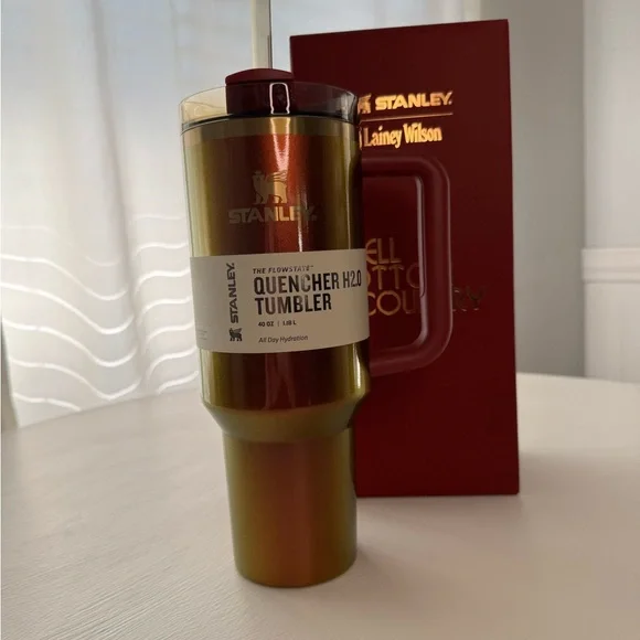 Stanley Bell Bottom Country Red Tumbler - Picture 5 of 8